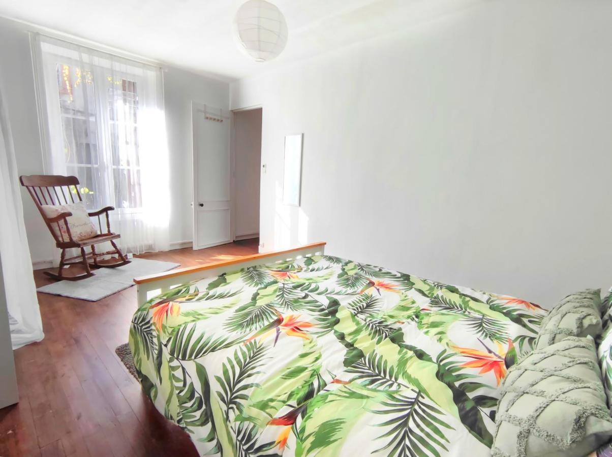 Number 22 - Le Dorat - Apartment One With Garden & Free Parking Экстерьер фото