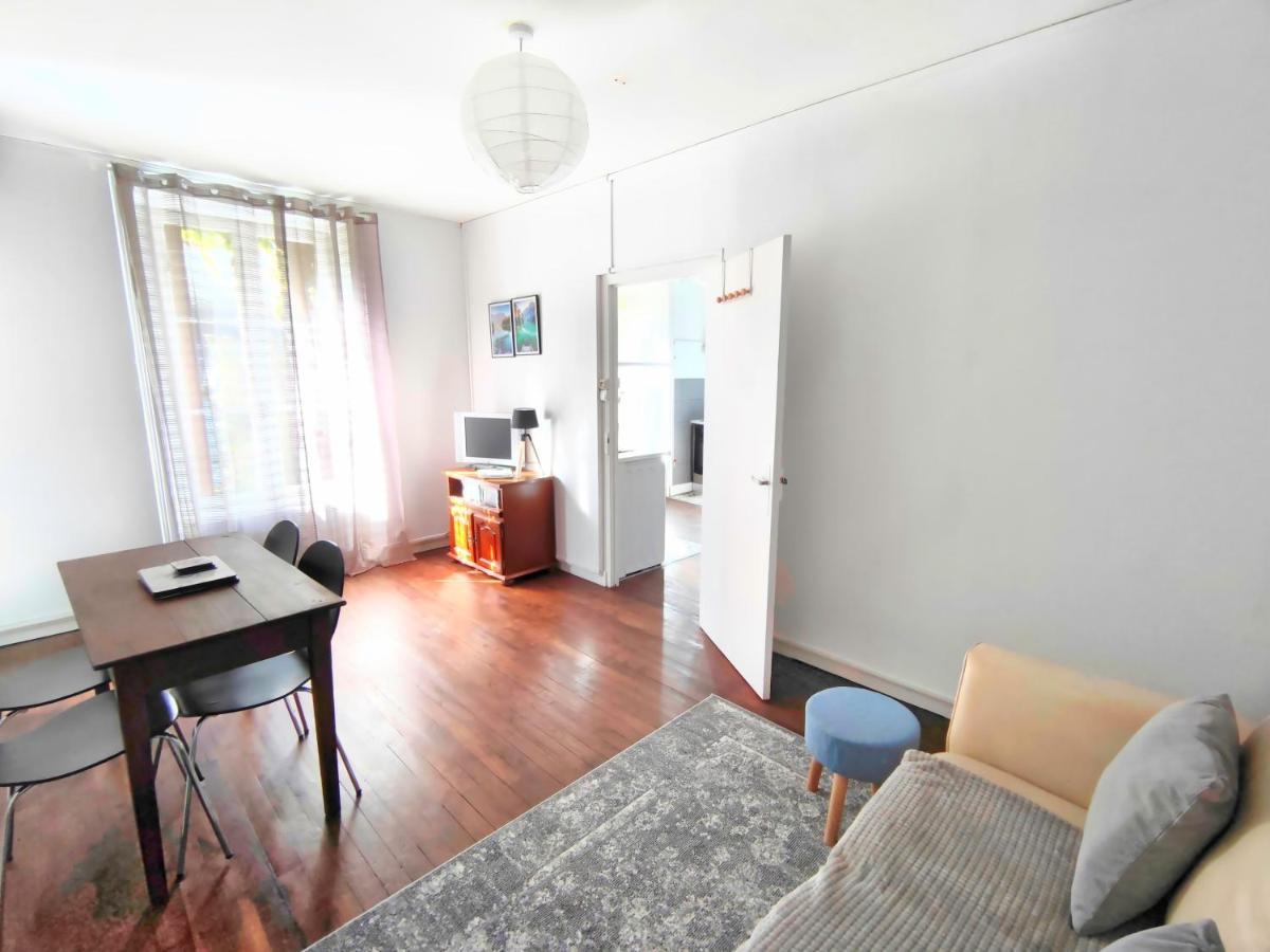 Number 22 - Le Dorat - Apartment One With Garden & Free Parking Экстерьер фото