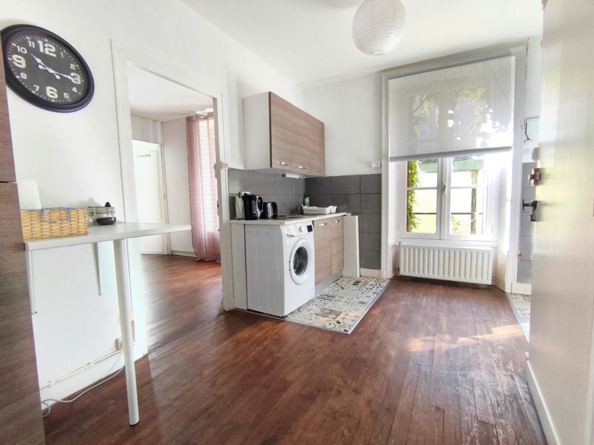 Number 22 - Le Dorat - Apartment One With Garden & Free Parking Экстерьер фото